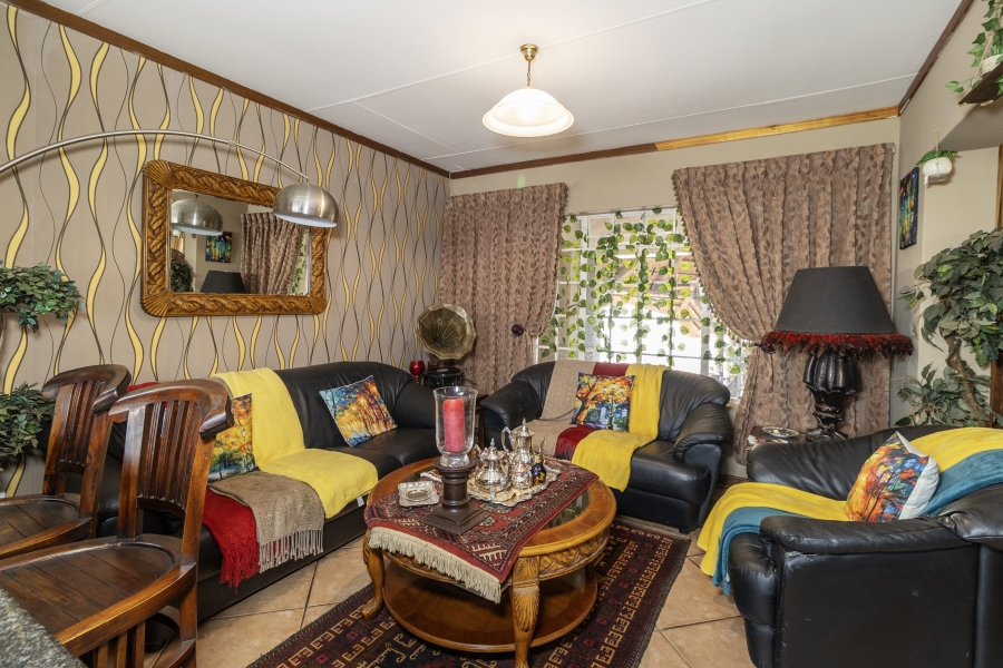 6 Bedroom Property for Sale in Melodie North West